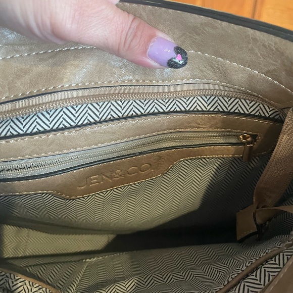 Jen & Co - Picture 7 of 8